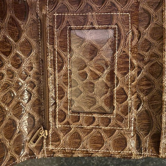 Guess Wallet - Picture 3 of 5